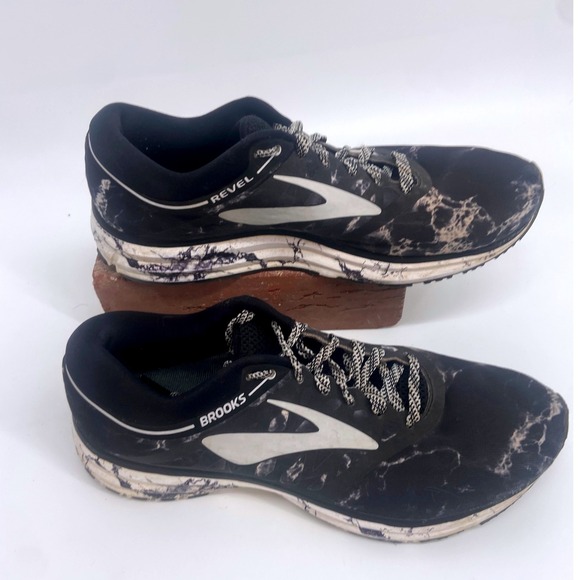 Brooks DNA Revel 5‎ Rare Running Shoes Black /White Marble Print Samples Size 9 main image 6